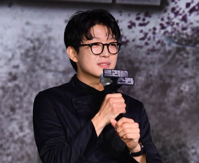 성적 취향까지 까발려진 트리플스타…사생활 털이에 "알려야" VS "과하다" [TEN피플]