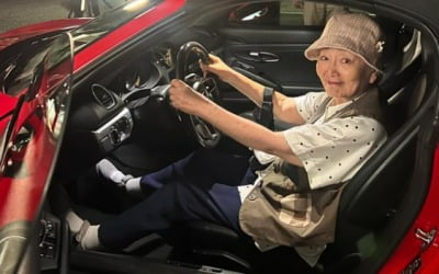 '86세' 김영옥, 레드 슈퍼카 운전대 잡고 '활짝'…힙한 할머니