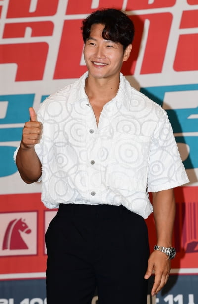 '48세' 김종국, 조나단 뒷담화 논란 터진지 얼마나 됐다고…김동준 향해 그라데이션 분노 ('런닝맨')