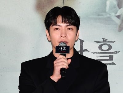 イ・ミンギ、映画『サフル』でラテン語セリフに苦労