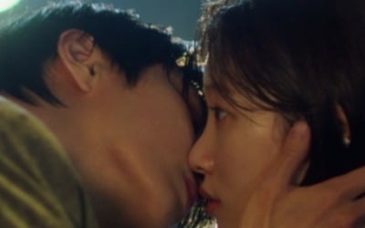 황인엽と정채연、ドラマ『조립식 가족』で本格的なロマンス開始