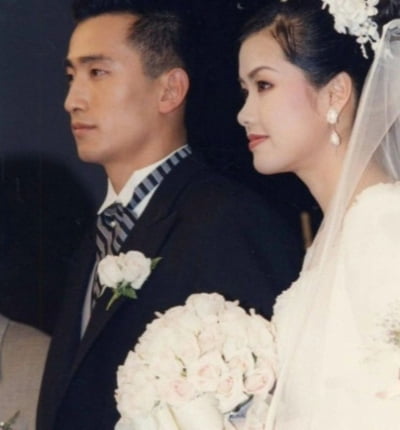 "긴 세월 동안 손까지 닮아" 신애라, 결혼 30주년 맞아 ♥차인표에 고백