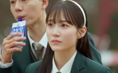 Seo Ji-hye Captivates Viewers with Her Charming Role in 'Assembled Family'