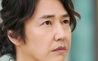 '경력단절 10년 차' 윤상현, 전업주부로 살고 있었다…"♥아내와 아들 뒷바라지 중" ('나미브')
