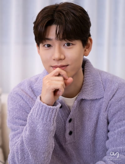 배현성, 황인엽♥정채연 핑크빛 목격담 밝혔다…"꽁냥꽁냥 할 때 나 혼자 외로워" ('조립식가족')[인터뷰③]