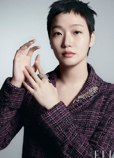 김고은, 머리 잘 안 감는다더니…'파격 숏컷' 못 끊었네