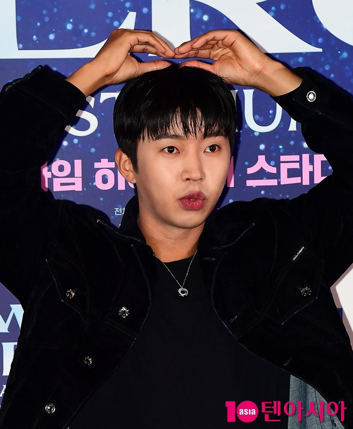 임영웅, 정치적 무관심은 상관 없다…진짜 문제는 불통 행보 [TEN스타필드]