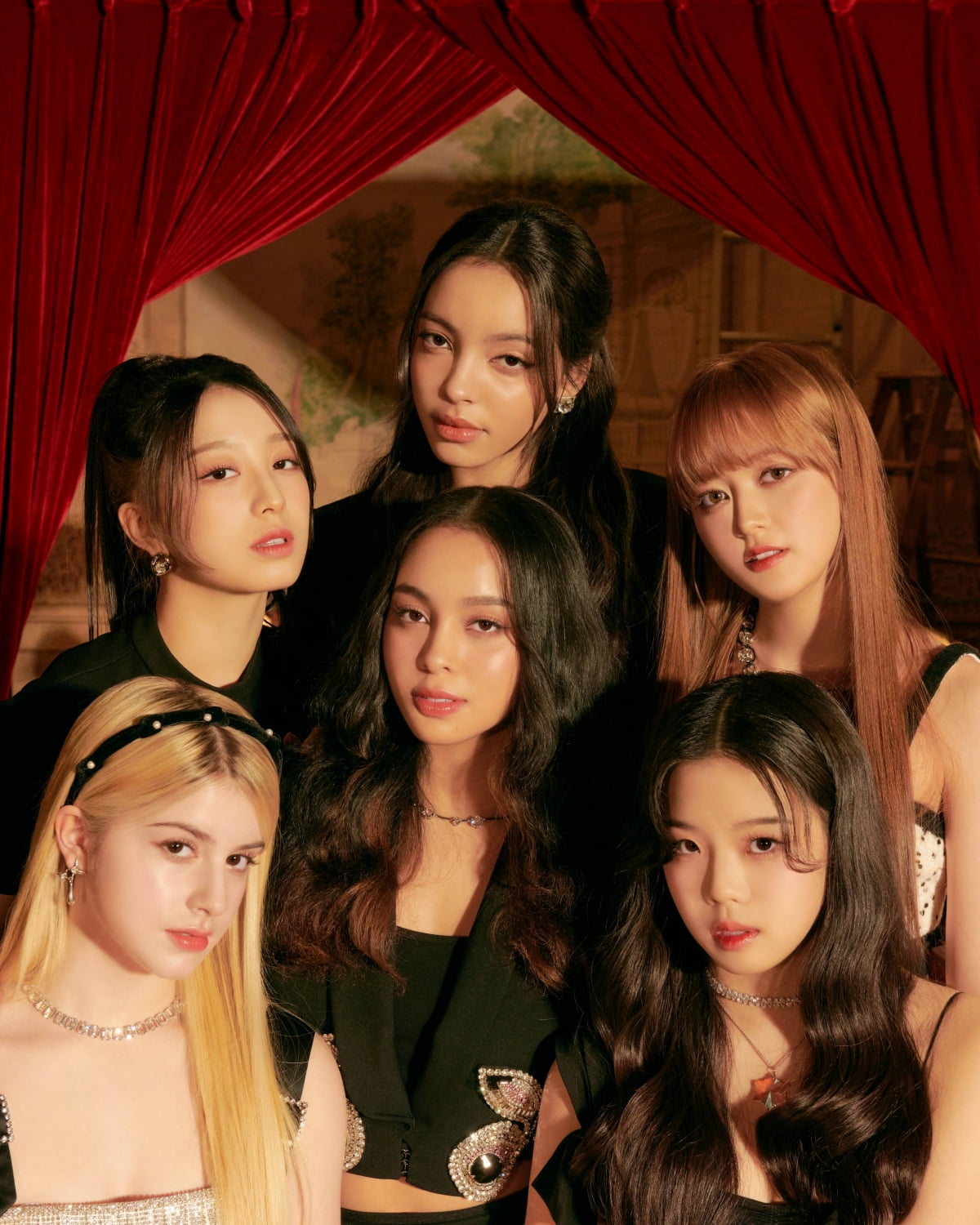 비춰(VCHA)/ 사진 제공=JYP