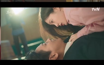 [종합] 동거 시작한 주지훈♥정유미, 40대 로맨스 반응 터졌다…동시간대 시청률 1위 ('사외다')