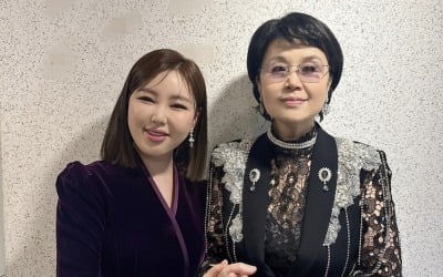 송가인, 심수봉 콘서트 게스트로 출격…훈훈한 선후배사이 "너무 영광입니다"