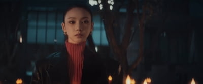 카리나, '뉴진스 뮤비 제작' 돌고래유괴단과 손 잡고 산타 대행 "배달 기가 맥혀" [TEN이슈]