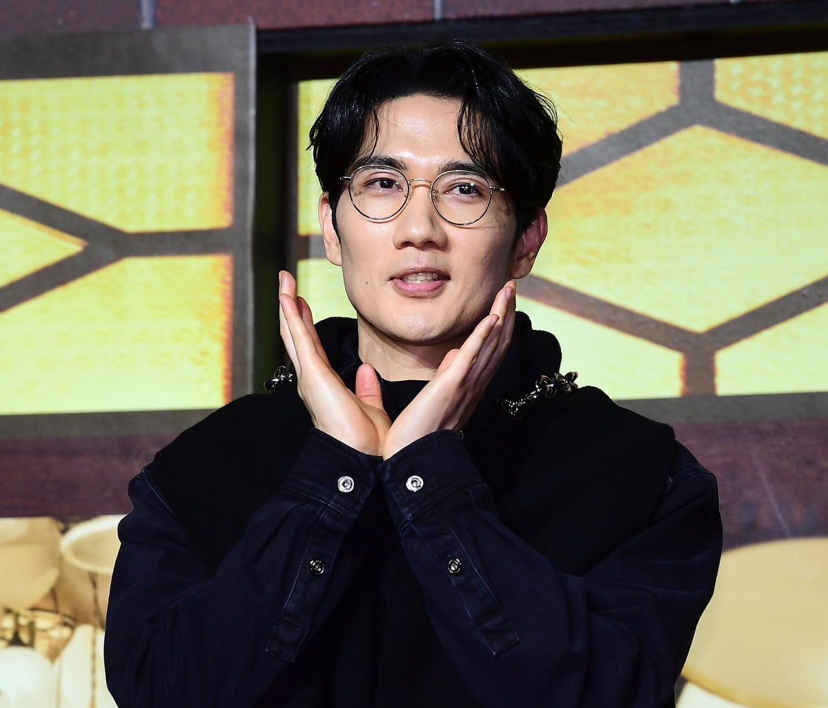 [종합] '첫 연출' 김희원, 퇴근길까지 신경 썼네…박보영→김설현 "전화 받아"('조명가게')