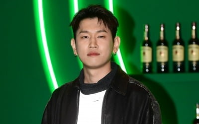 "허리 수술, 개인적으로 몸 안 좋아" 크러쉬, 건강 이슈 속 콘서트 성료