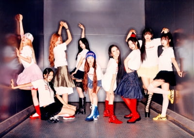 TWICE、新アルバム『STRATEGY』で音楽番組活動開始！メガン・ザ・スタリオンとのコラボに注目