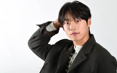 '프듀 출신' 배우 윤재찬, 배진영과 8년 차 우정 비결…"우리 둘 다 친구 없어" [인터뷰②]