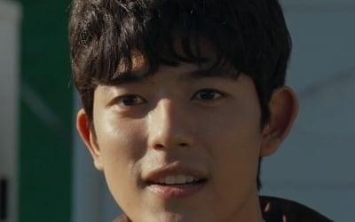 ♥김혜윤과 호흡 앞둔 이유 이거였나…로몬, '가족계획'서 범접불가 꽃미모 자랑