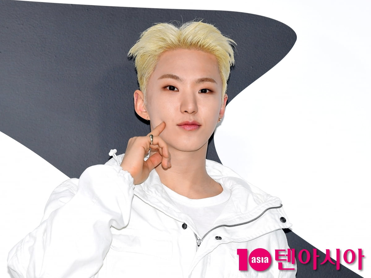 세븐틴 호시, 연말에 호랑이와 함께...눈부신 금발[TEN포토+]