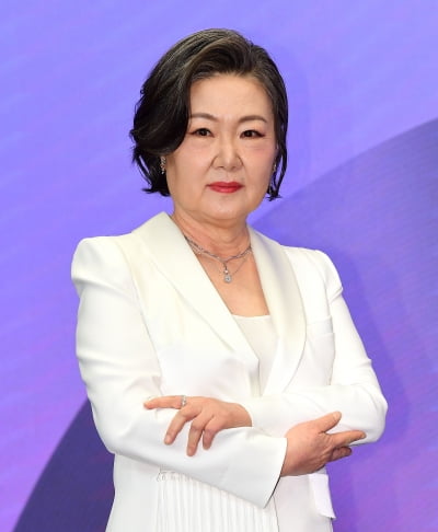 김해숙, 우아한 화이트...돌아온 오말순[TEN포토+]