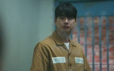 [종합] 이이경, 감옥 수감됐다…이민기 향한 열등감에 살해, 윤정일은 재심서 '무죄' ('페이스미')