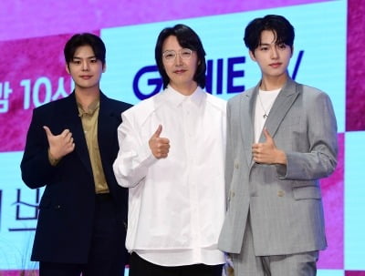 '51세' 윤상현, 려운 과거 저격했다…"경직돼 있고 활발하지 않았는데" ('나미브')