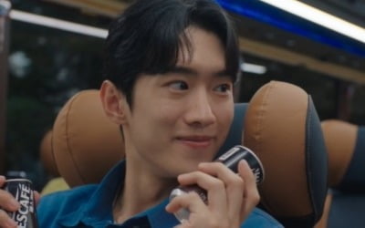 유연석, 질투심 긁혔다…♥채수빈 챙겨주는 '훈남' 정지환과 묘한 신경전 ('지거전')