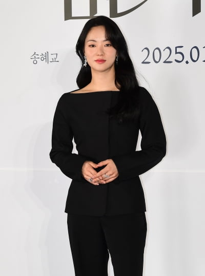 남들은 하나도 힘든데…전여빈, 연말연시 '요직' 2자리나 챙겼네 "기쁜 마음"[TEN피플]