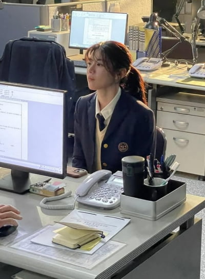 배우 고윤정, 경찰서에서 조사 받는 중…참고인 신분으로 출석