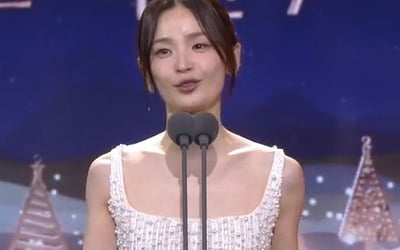 전미도, 드레스 얼마나 꽉 조였길래…"정신 혼미, 질식되어 가는 중" [SBS 연기대상]