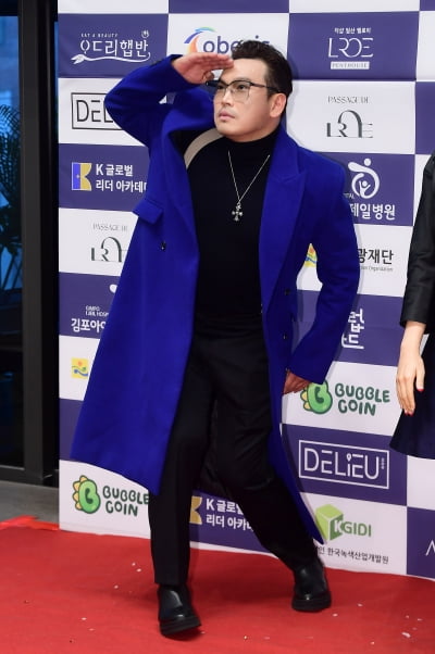 딩동, 장난끼 넘치는 포즈...굿샷[TEN포토+]