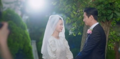 [종합]주지훈♥정유미, 18년 전 약속 지켰다···'첫눈 키스' 해피 엔딩('사외다')