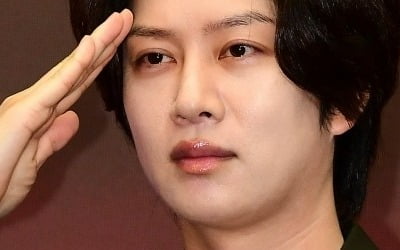 [종합] '41세' 김희철, 사고로 장애인 판정 받았다…"대퇴골 철심 박고 복숭아뼈 으스러져" ('미우새')
