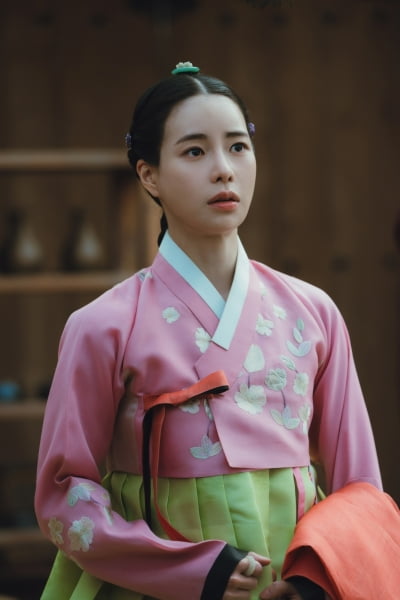 [종합] '노비 출신' 임지연, 과거 숨기고 살더니 들통났다…결국 추포('옥씨부인전')