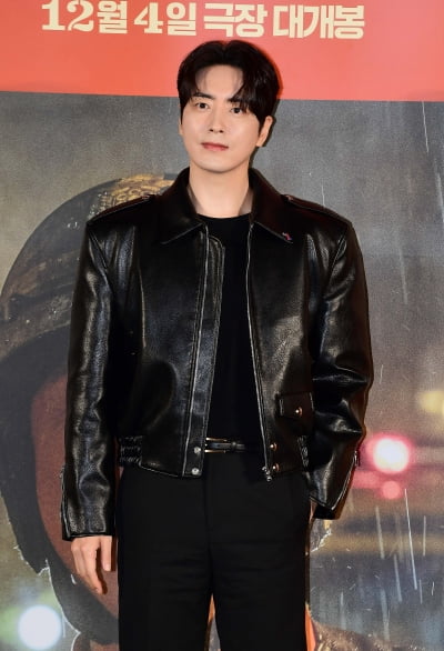 Lee Jun-hyuk Expresses Determination to Keep Working Hard