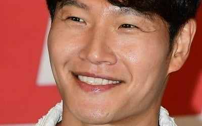 유재석, 김종국 '재산 500억설' 힘 실었다…"집보다 버스가 따뜻해" ('틈만나면')