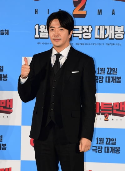 '49세' 권상우, 투혼 느껴지네…무난한 만큼의 재미는 챙긴 '히트맨2'[TEN리뷰]