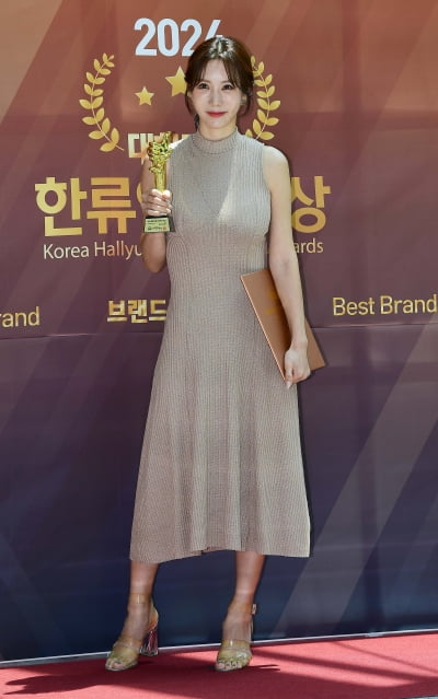 "동굴 속으로 들어가고 싶을 때 많아" 정아, 두려움에 심경고백