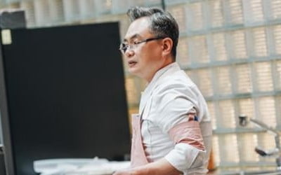 '흑백요리사' 안유성, 여객기 참사 유족에 전복죽 1000인분 음식 봉사