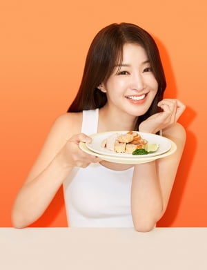 배우 이시영, 닭가슴살 플랫폼 랭킹닭컴 전속모델로 발탁