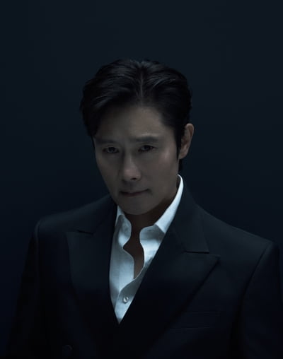 "오겜2 트레이닝 복, 후줄근해"…이병헌, 역시 검은 슈트가 딱이야[인터뷰②]