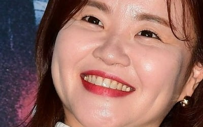 '목사♥' 김효진, 자궁근종에 발목 잡혔다…"산도 막아, 긴급 제왕절개"('4인용식탁')