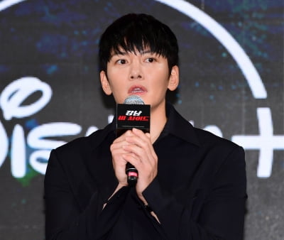 지창욱, 끝내 고충 털어놨다…"모든 작품이 위기고 고비, 골치 아파"('싱글즈')