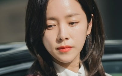 한지민, 사랑에 빠지더니 변했네…♥이준혁 위해 햇빛 가리개 자처 ('나완비')