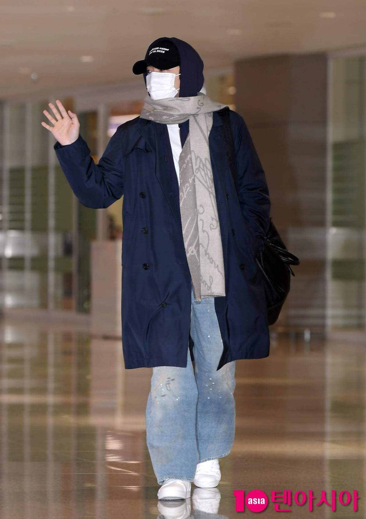 이준호, 가려도 안구정화 비주얼...만찢남 공항패션[TEN포토+]