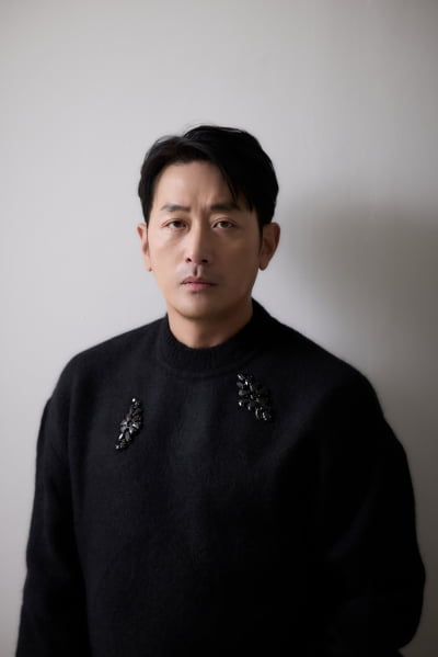 하정우, 데뷔 22년 만에 새로운 얼굴 찾았다..."해남에서 영화 독학한 느낌" ('브로큰') [TEN인터뷰]