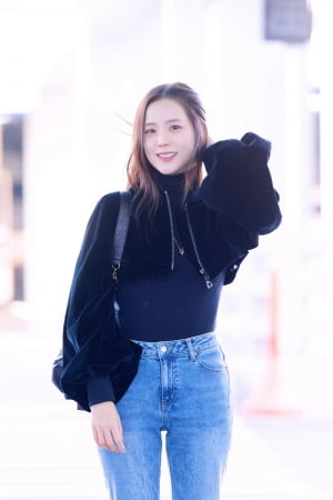 '인간 디올' 블랙핑크 지수 출국, 오늘도 미모 경신