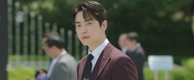 ♥한지민과 키스한 이준혁, 건물주 되려나…40대에 만난 로맨스 인생캐 ('나완비')
