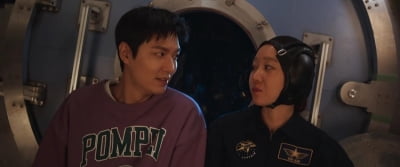 [종합] 이민호, 공효진과 꼭 끌어안고 음주…"연애합시다, 우리" ('별들에게')