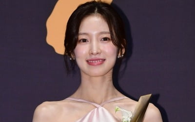 오마이걸 아린, 차기작 3개나 있는데…함께 떡국 먹고 싶은 여자 가수 1위 [TEN차트]