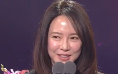 '신스틸러상' 송지효, 데뷔 25년 차인데인데…"넋 놓고 있었다, 엄마 나 상받았어" ('SBS연예대상')