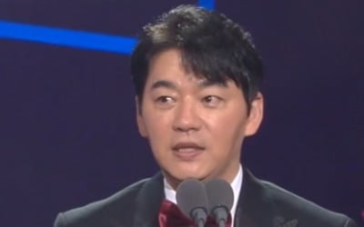'53세 최우수상' 김승수 "이 나이에 미혼 부끄러웠다…제작진 설득 감사해"  ('SBS연예대상')